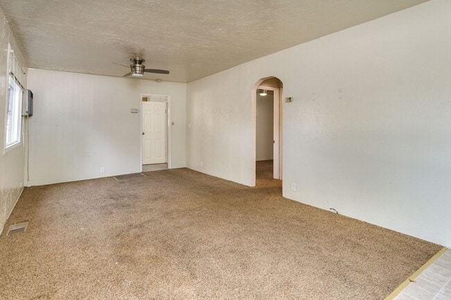 Photo - Chico Charmer! Close to CSUC and downtown Chico! Available August 1!