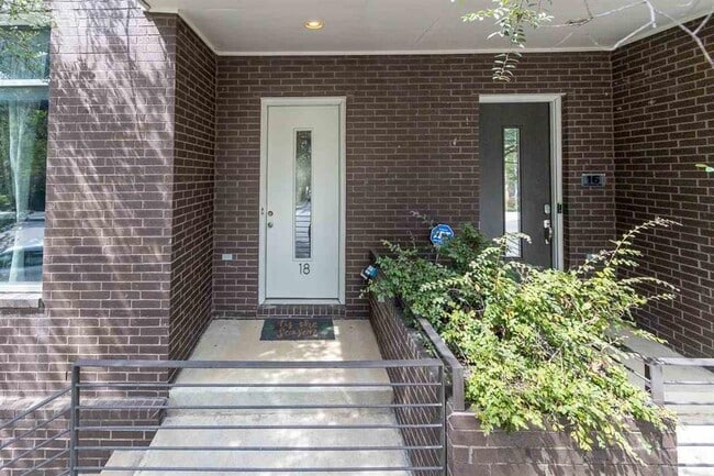 Photo - 18 W Georgia Ave