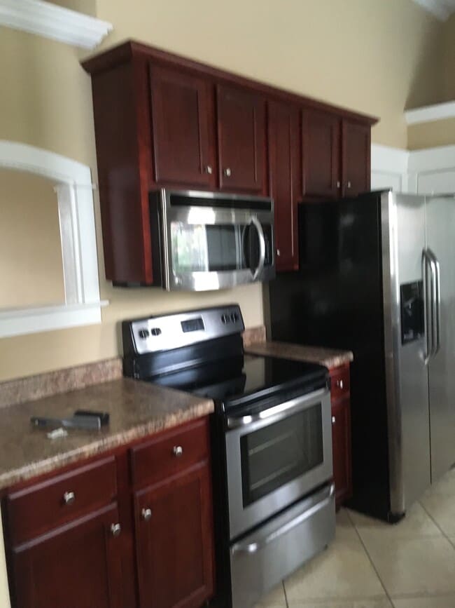 Kitchen - 525 S Broadway St Unit 525a