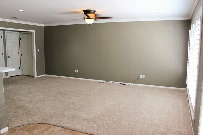 Photo - 347 Stone Hill Dr