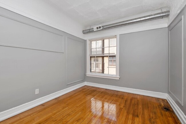 Photo - 4230-38 Michigan