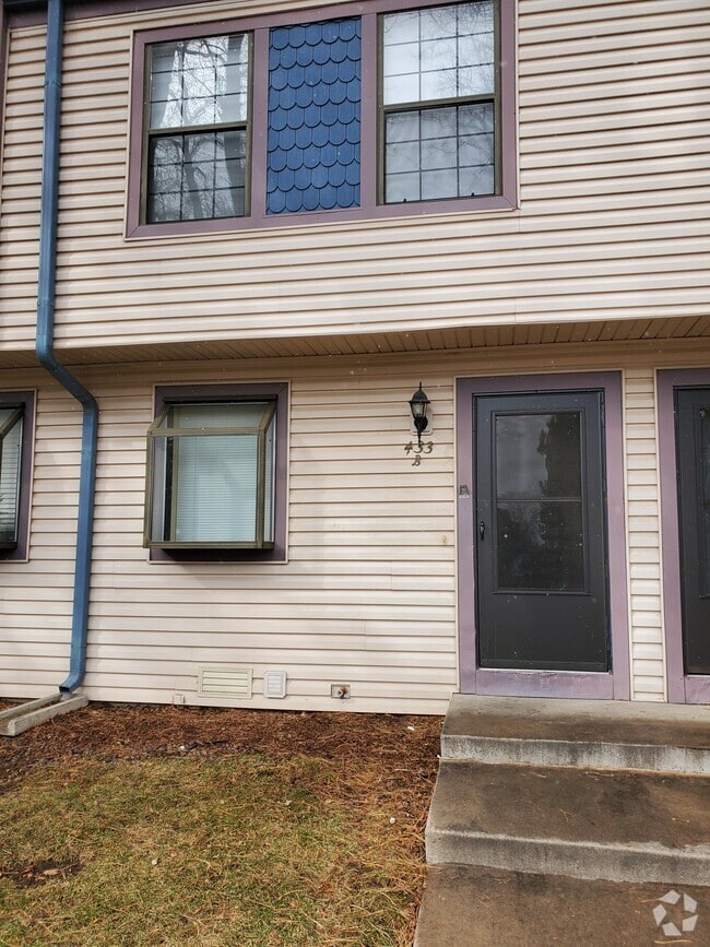 Building Photo - 433 S Kittredge St Rental