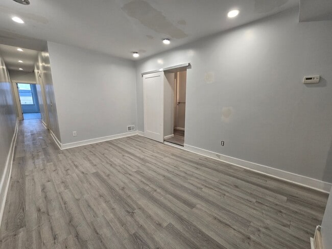 Photo - Beautifully Remodeled 3 Bedroom With Rooftop Deck - Downtown Sharpsburg