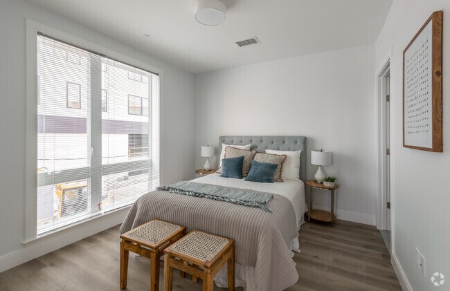 2BD, 2BA - 937 SQ FT