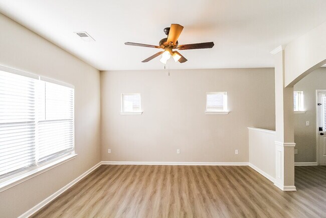 Photo - 706 Galveston Way