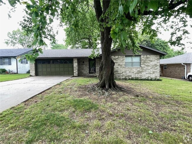 Building Photo - 4003 Holt Ave Rental