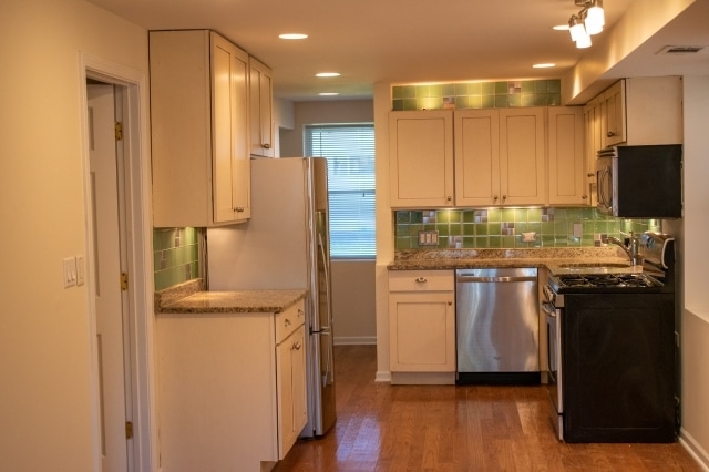 Photo - 2925 N Talman Ave Unidad B