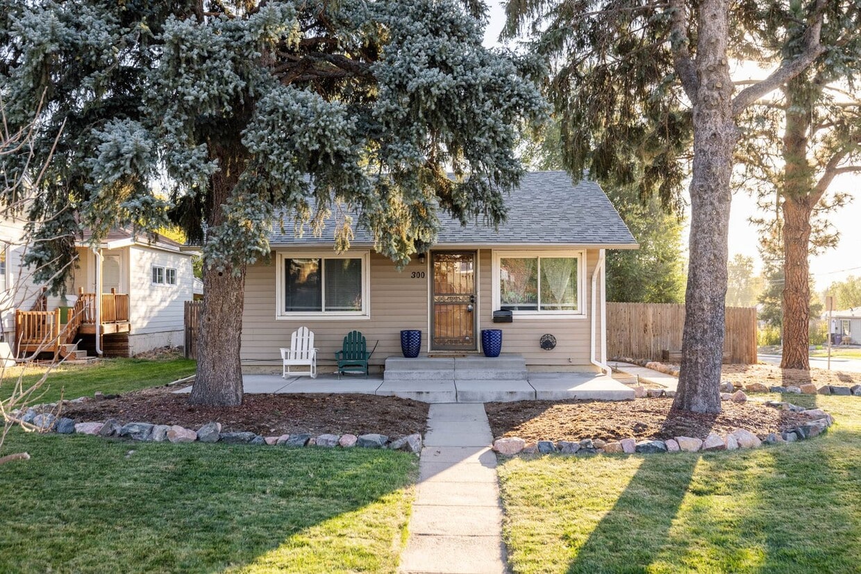 Barnum 3BD, 2BA Home with Fenced Back Yard... - Barnum 3BD, 2BA Home with Fenced Back Yard...