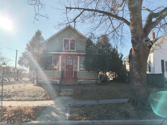 Building Photo - 401 Cleveland Ave