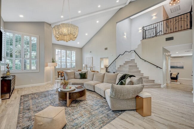 4 Bedroom Contemporary Furnished-Renovated... - 4 Bedroom Contemporary Furnished-Renovated... Casa