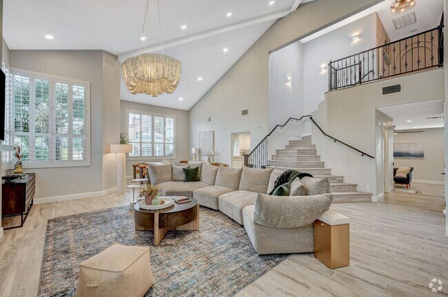 Building Photo - 4 Bedroom Contemporary Furnished-Renovated... Rental