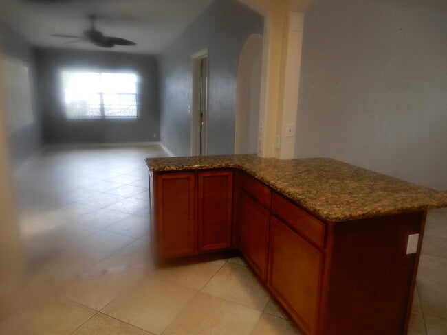 Photo - 1400 Corbett Ln