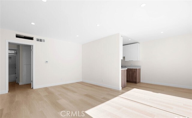 Photo - 7961 Willis Ave Unidad 18