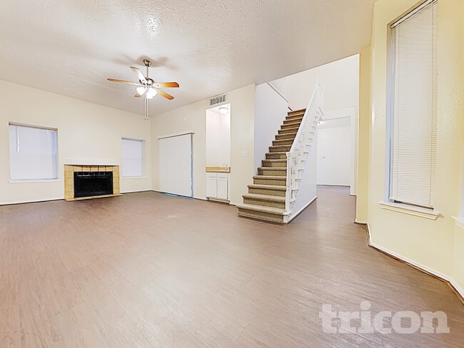 Photo - 1934 Creston Dr