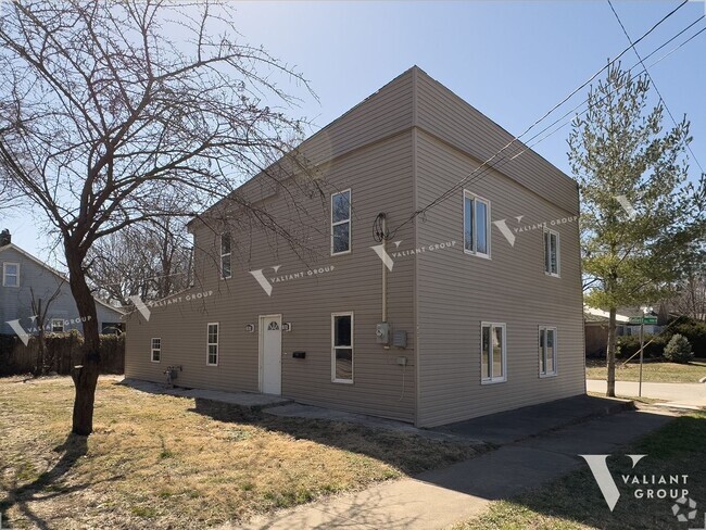 Building Photo - Spacious 5-Bedroom, 4-Bathroom Rental Home...