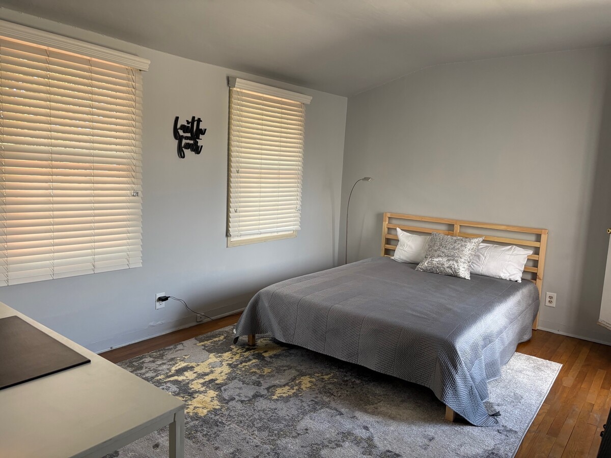 Photo - 4016 Hepburn Ave