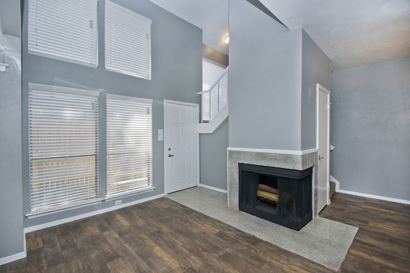 Beautiful 1 Bedroom Townhome in Arlington! - Beautiful 1 Bedroom Townhome in Arlington!