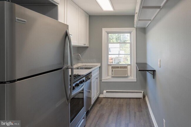 Photo - 207 E Nelson Ave