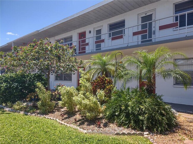 5850 18th St N Unit 23
