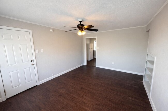 Photo - 210 Highview Ave