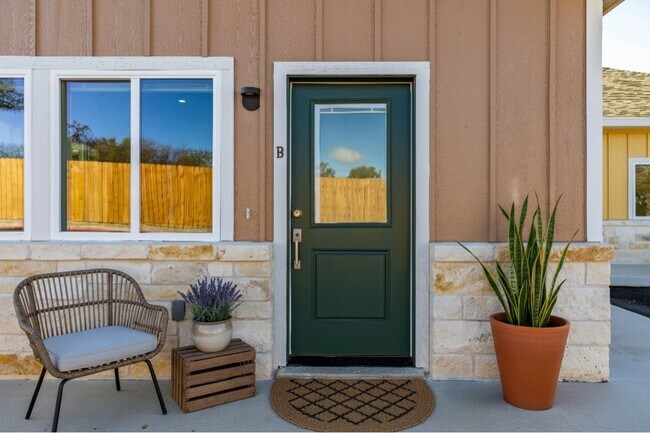 Photo - 705 Fifth St Unidad B