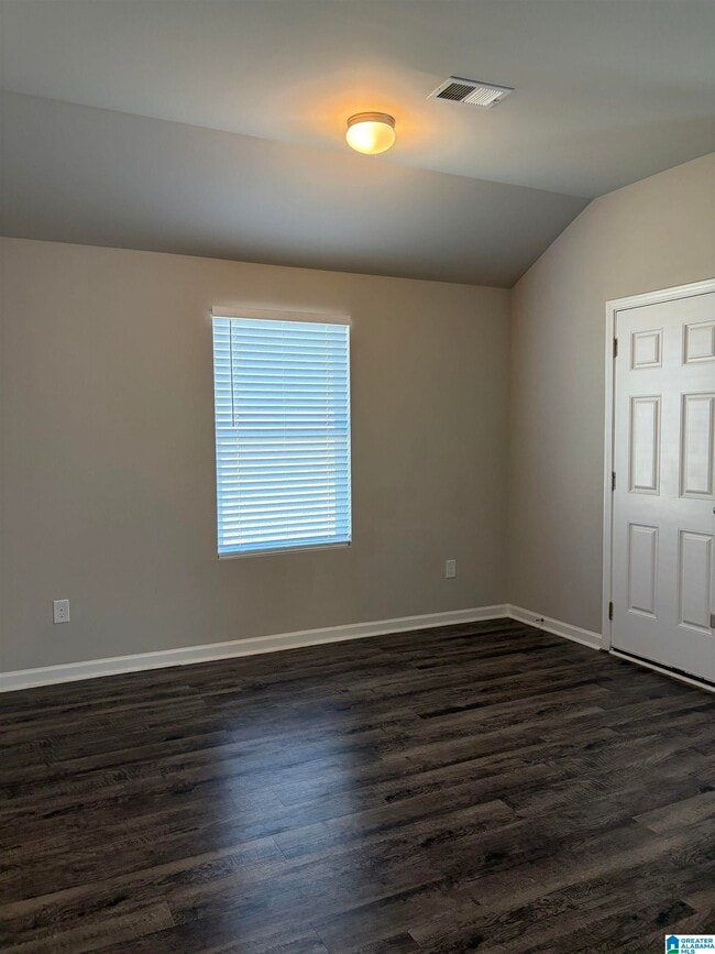 401 Woodland Trl