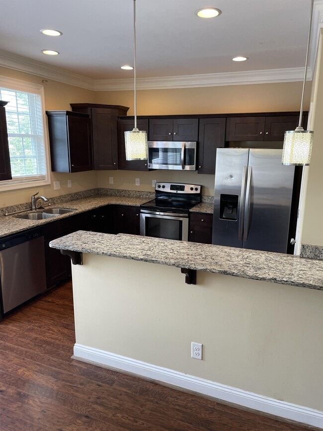 Photo - 180 Rowse Dr