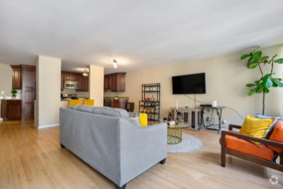 Building Photo - 201 E Chestnut St Unit 11C Rental