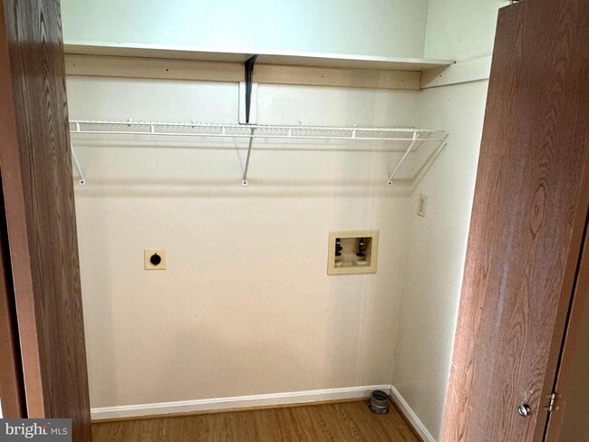 Photo - 307 Willowbrook Ct