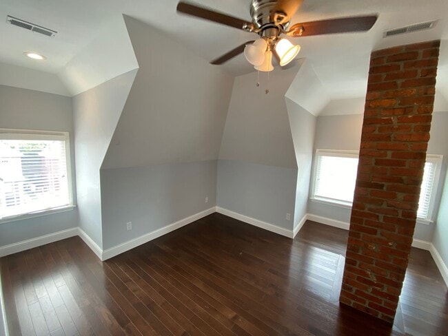 162 E 13th Ave