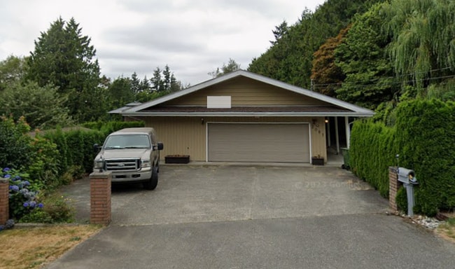 Building Photo - 2081 Orchard Dr