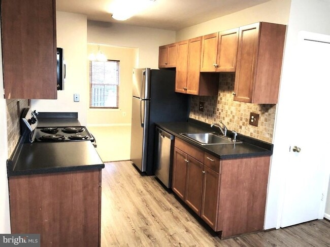 Photo - 8323 Stationhouse Ct