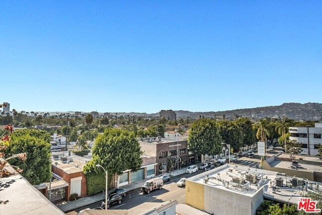 Photo - 930 S Robertson Blvd Unit 504