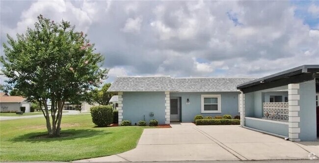 Building Photo - 9635 Greenskeeper Dr Unit Seven Springs CC Rental