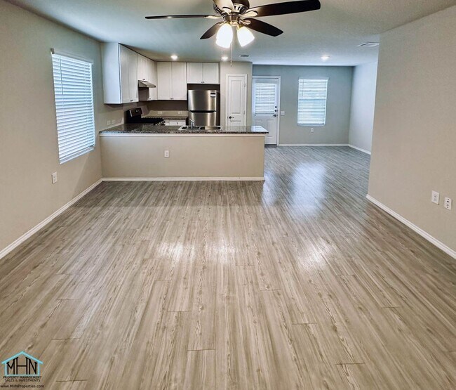 Photo - Bright & Move-In Ready 3 Bed / 2 Bath Home...
