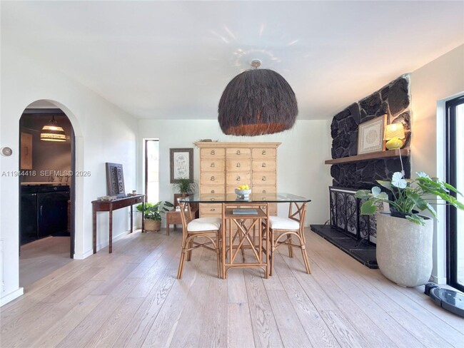 Photo - 760 Windtree Way