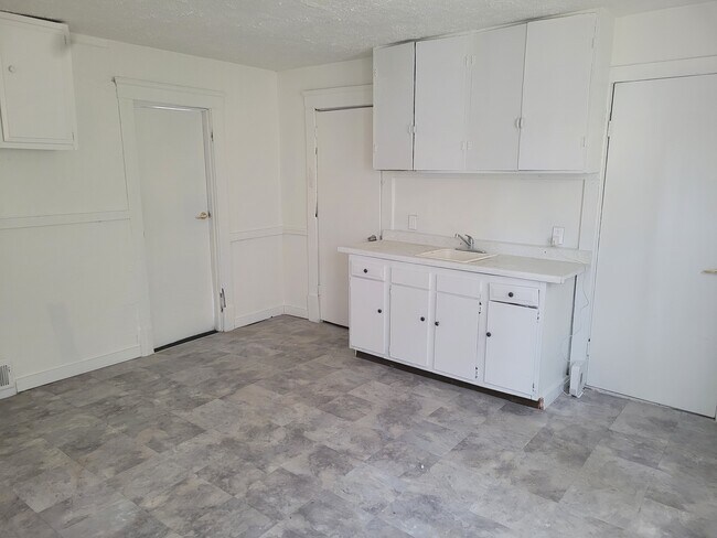 Photo - 10117 Hampden Ave