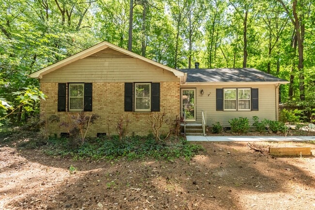 Photo - Renovated 3 Bed Ranch Style with large Fenced-in yard!