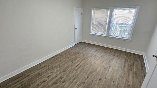 Photo - 427-431 Normandie Ave Unidad 3