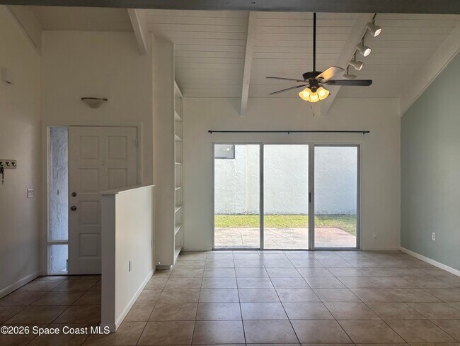 Photo - 467 Willow Tree Dr