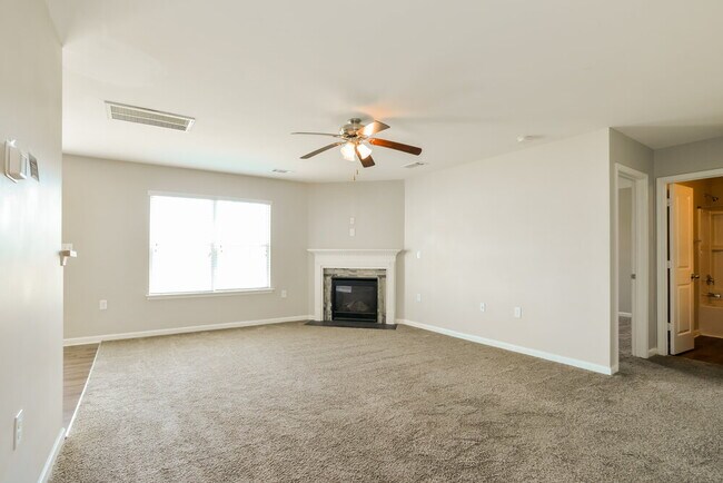 Photo - 1537 Summer View Ln