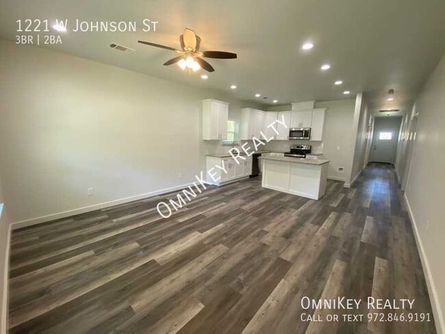 Photo - 1221 W Johnson St