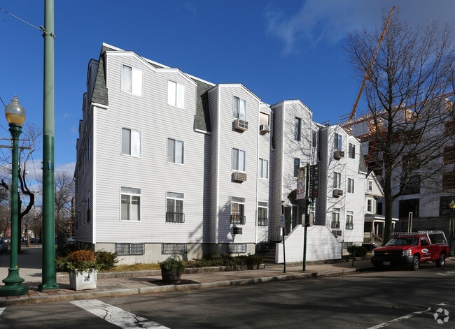 Building Photo - 1263 Chapel St Rental