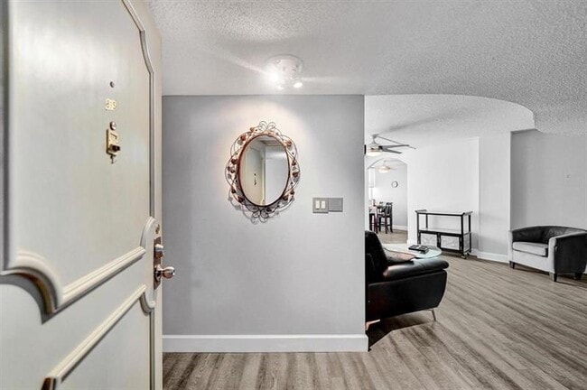 Photo - 100 Golden Isles Dr Unidad 815