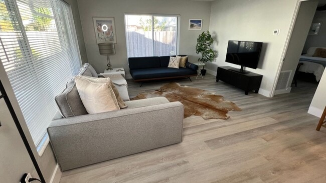 Photo - 976 Tennessee Ln