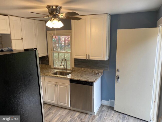 Photo - 6411 Kilmer St