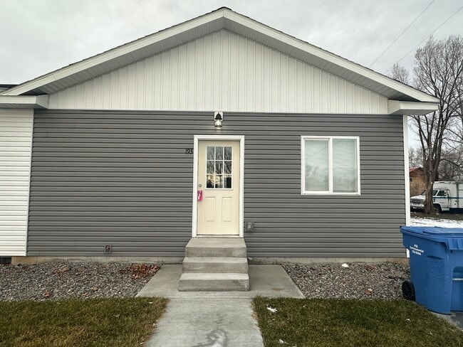 Building Photo - Brand New & Adorable 2 Bedroom, 2 Bathroom Unit in Saint Anthony!