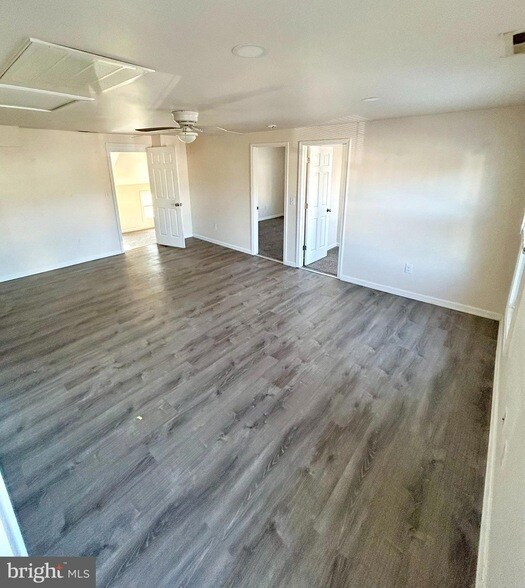 Photo - 34565 Main St