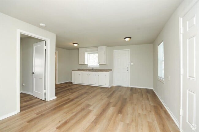 Building Photo - 404 N 7th St Rental