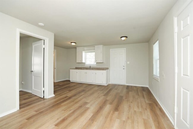 Photo - 404 N 7th St House